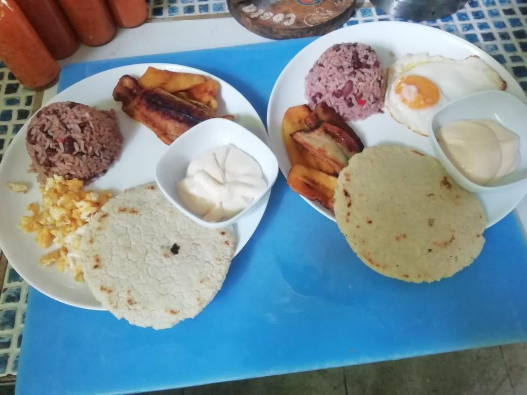 Donde Familia Manito Acomodação com café da manhã Paquera Exterior foto